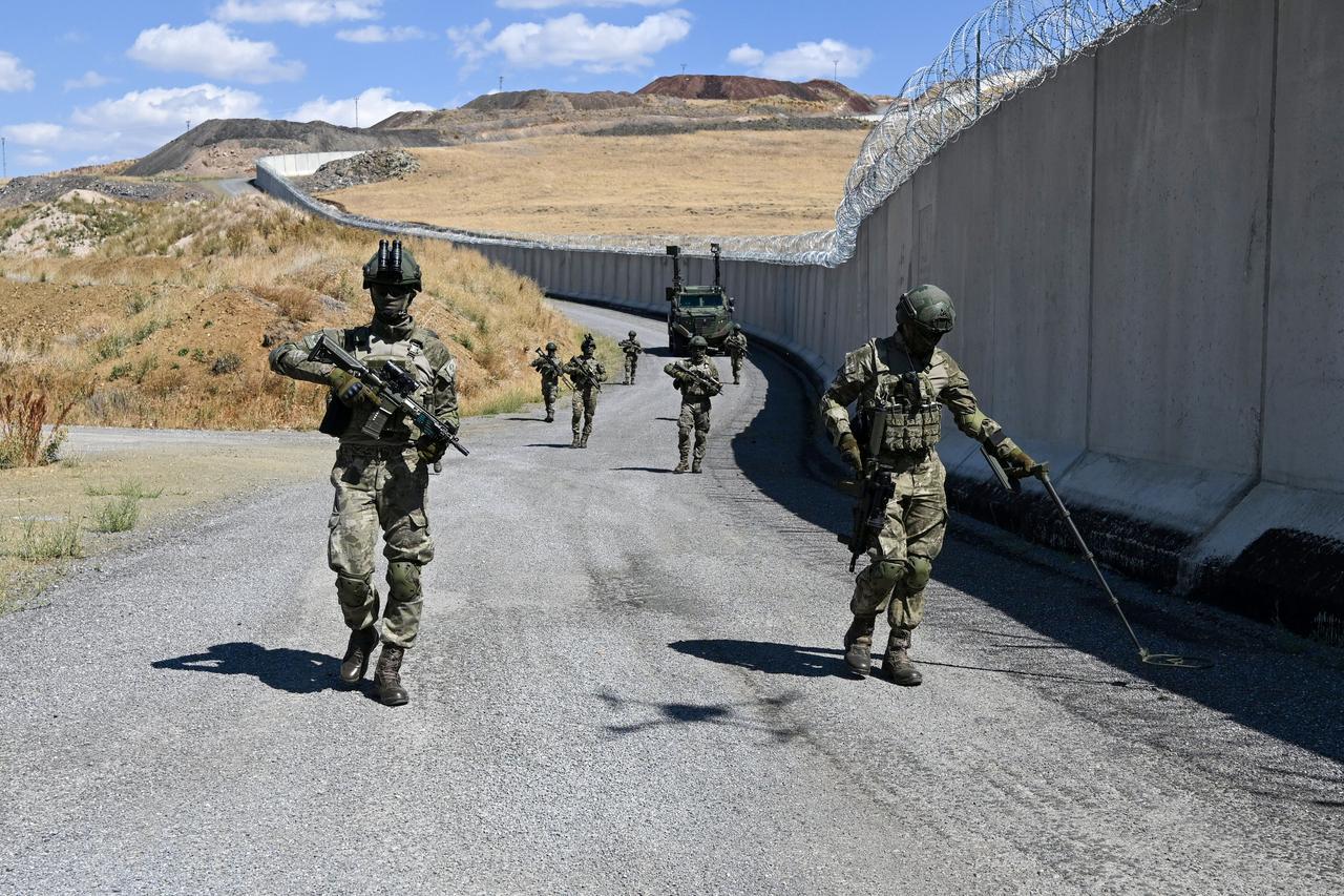 Turkish border units patrol the border in Van, Türkiye, on September 16, 2025. (AA Photo)