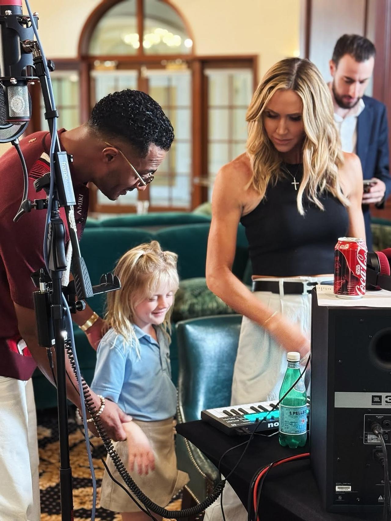 Egyptian artist Mohamed Ramadan 
 video clips alongside Lara Trump, wife of Eric Trump, son of U.S. President Donald Trump, and their daughter Carolina, during a meeting held in Miami , Florida , September 23, 2025. (Photo via Instagram/@MohamedRamadan)