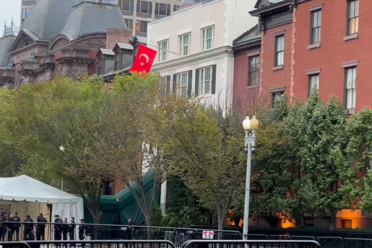 The Turkish flag was added to the grounds as Turkish President Recep Tayyip Erdogan arrived at Blair House in Washington, D.C. (Photo via X)