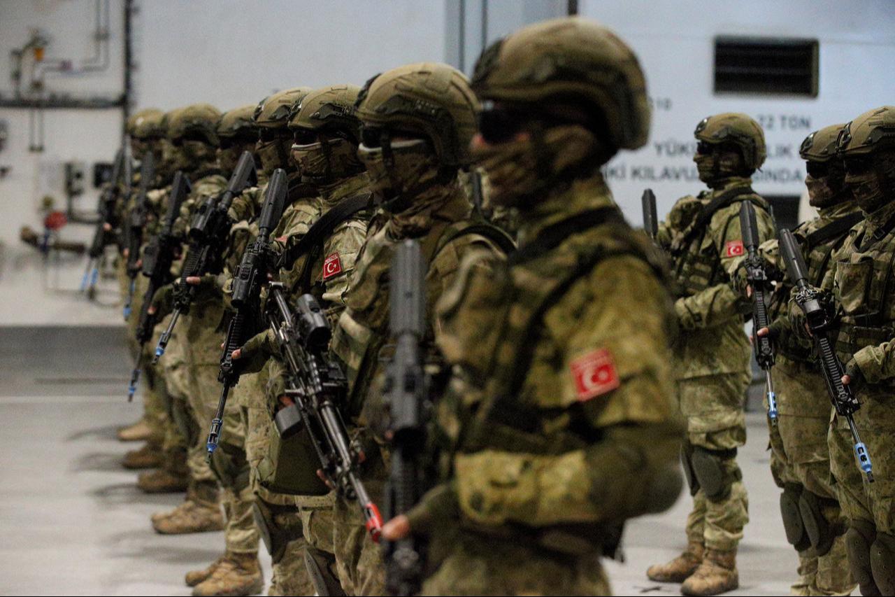 An amphibious commando team serving on the TCG Anadolu ship participates in "Neptune Strike 25.3" in the Adriatic Sea off the southeastern coast of Italy, Sept. 24, 2025. (AA Photo)