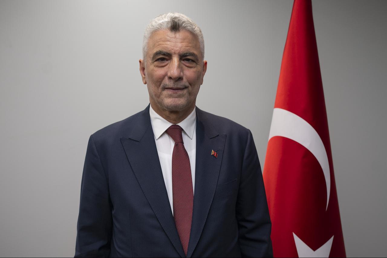 Turkish Trade Minister Omer Bolat, who accompanied President Recep Tayyip Erdogan to New York for the 80th UN General Assembly, speaks to a reporter, Sept. 25, 2025. (AA Photo)