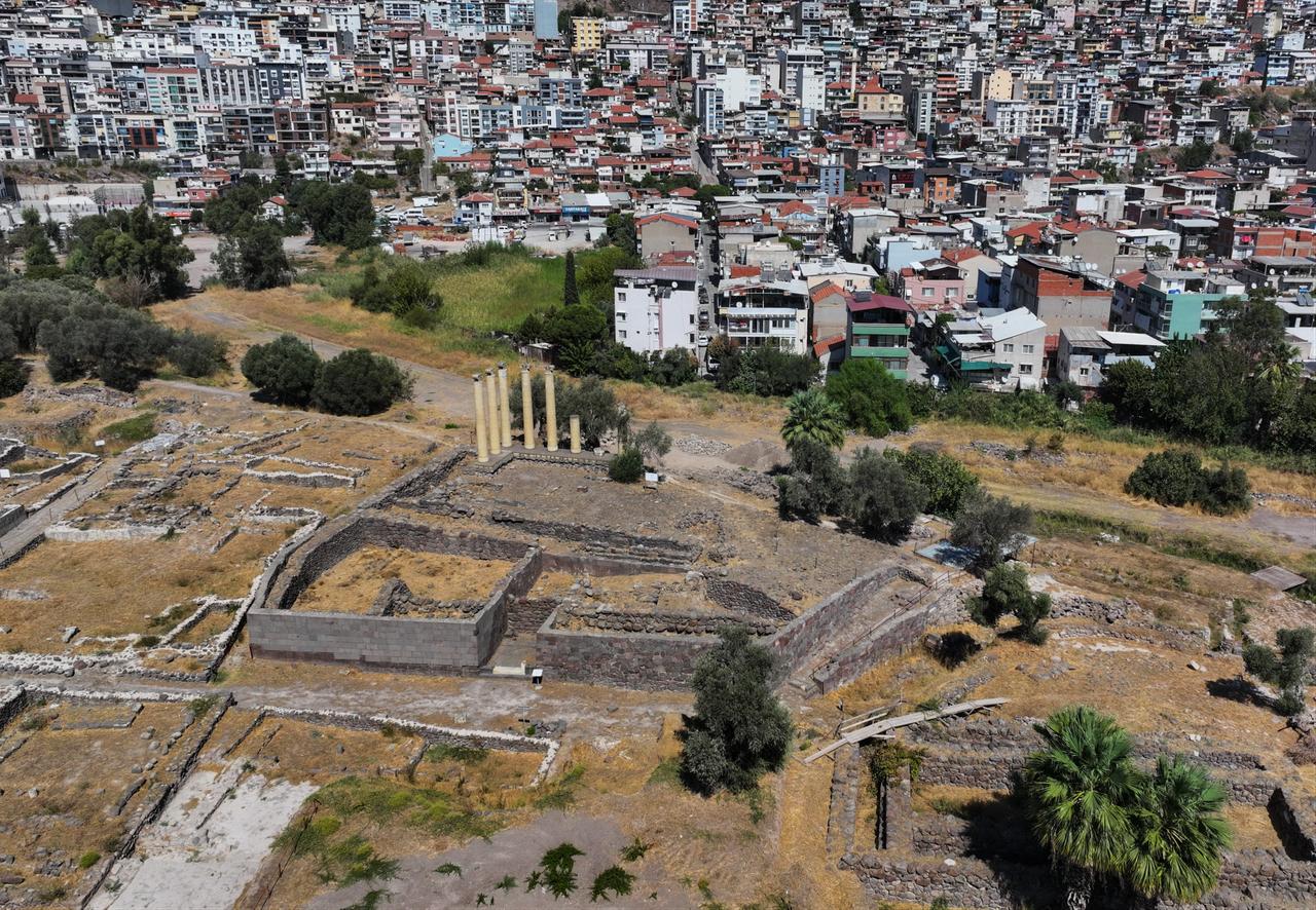 An aerial view of the 5,000-year-old Smyrna Hoyuk excavation area in Bayrakli, Izmir, Türkiye, Sept. 15, 2025. (AA Photo)