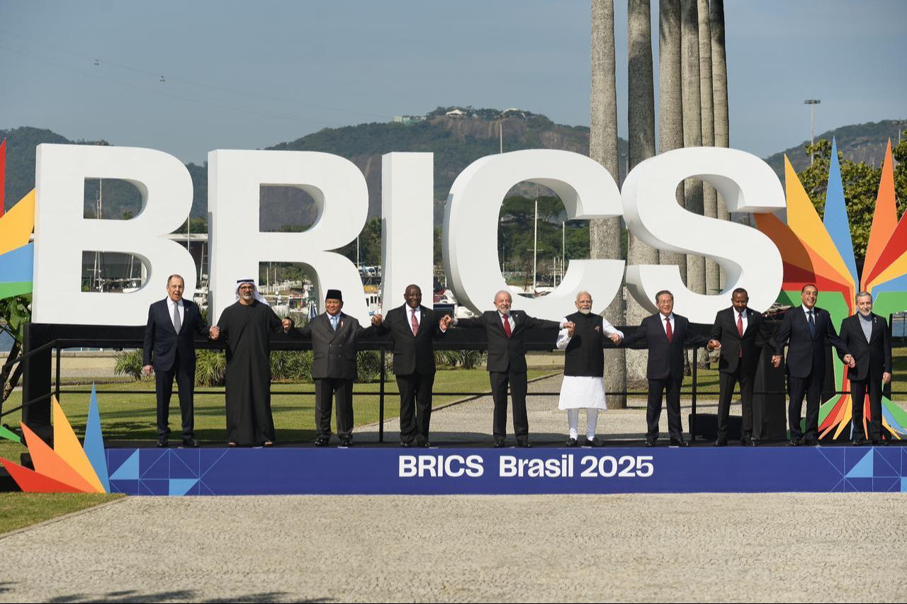 Heads of state from BRICS nations attend a meeting at the Museum of Modern Art (MAM) during the BRICS Summit in Rio de Janeiro, Brazil, July 06, 2025. (AA Photo)