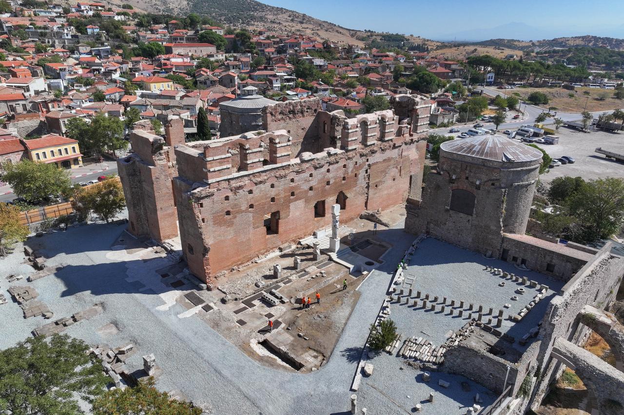 An aerial view shows restoration, conservation, and landscaping works continue at the Red Basilica, a temple named after its distinctive red bricks, located in the ancient city of Pergamon in Izmir’s Bergama district, Türkiye, Sept. 26, 2025. (AA Photo)