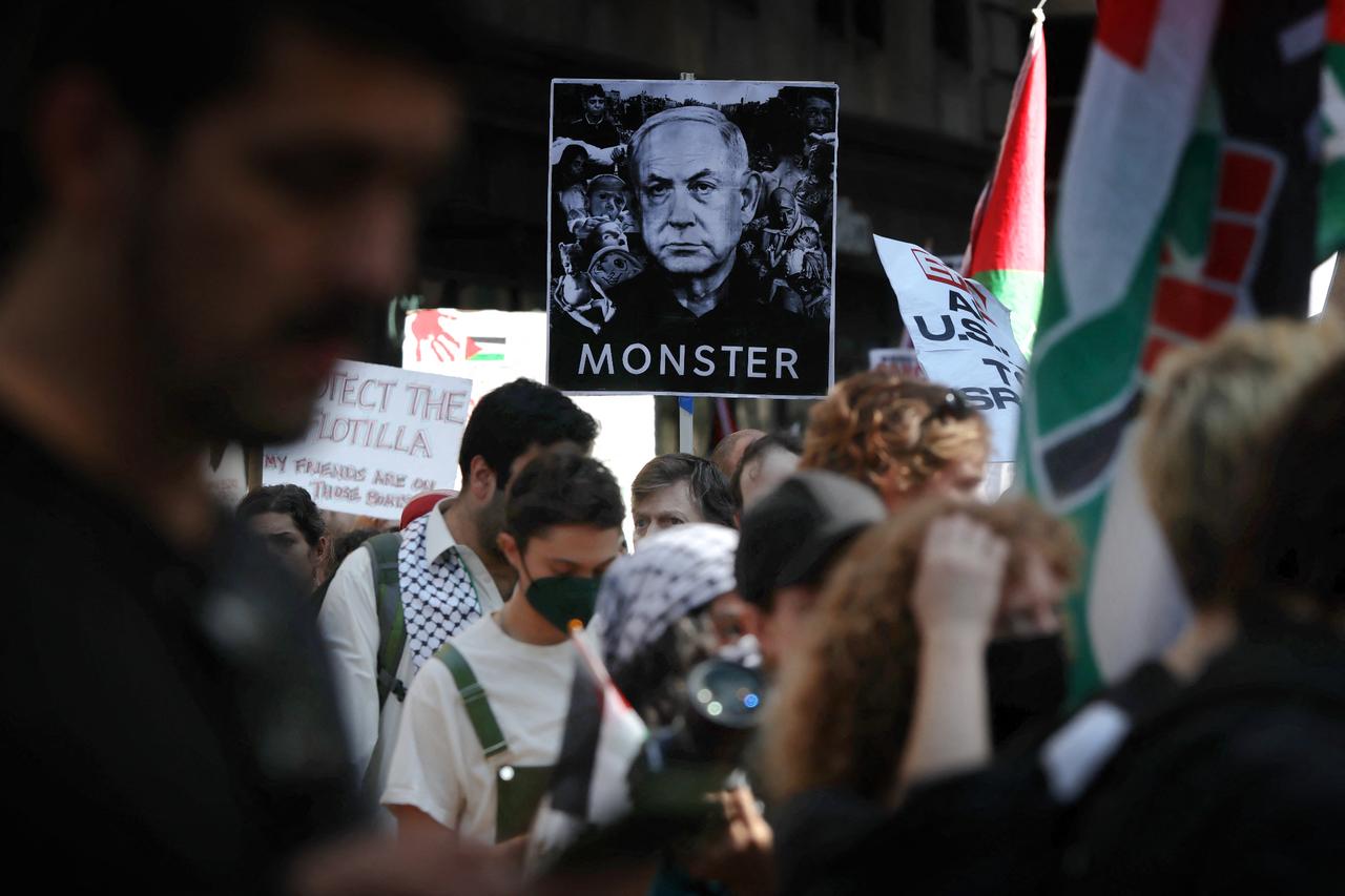 Pro-Palestinian protesters march through Manhattan near the United Nations on September 26, 2025, in New York. (AFP Photo)