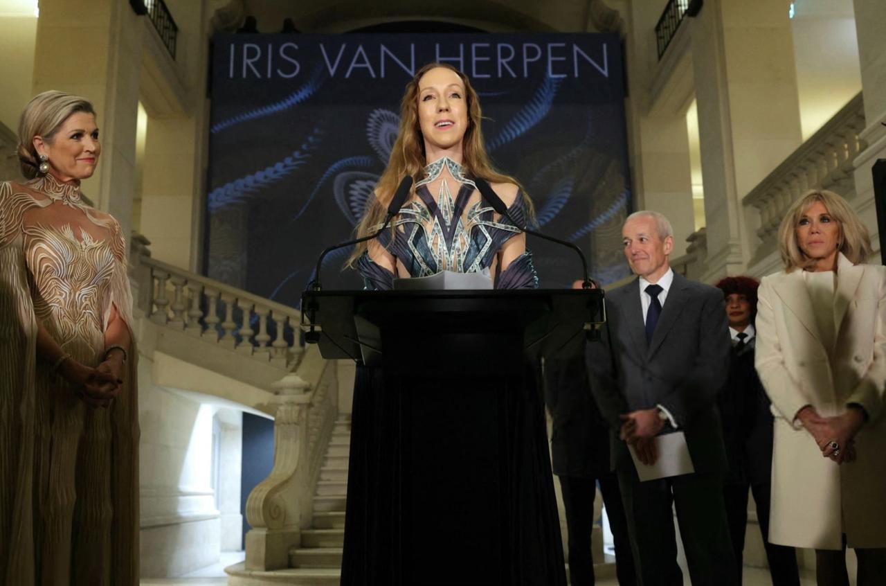 Dutch designer Iris van Herpen speaks at the opening of her exhibition “Sculpting the Senses” at the Musée des Arts Décoratifs in Paris, France, November 28, 2023. (AFP Photo)