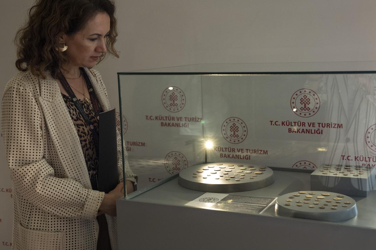 With the cooperation of the Ministry of Culture and Tourism’s General Directorate of Cultural Heritage and Museums and U.S. Homeland Security Investigations (HSI), 83 Roman-era coins originating from Türkiye are returned from the United States to Türkiye in a handover ceremony at the Ankara Republic Museum, accessed on Sept. 28, 2025. (AA Photo)