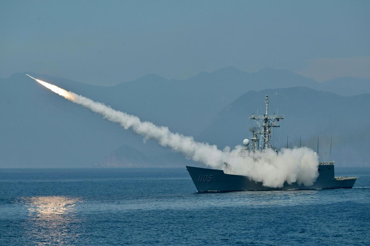 Taiwanese navy launches a US-made Standard missile from a frigate during the annual Han Kuang Drill, on the sea near the Suao navy harbor in Yilan county, July 26, 2022. (AFP Photo)