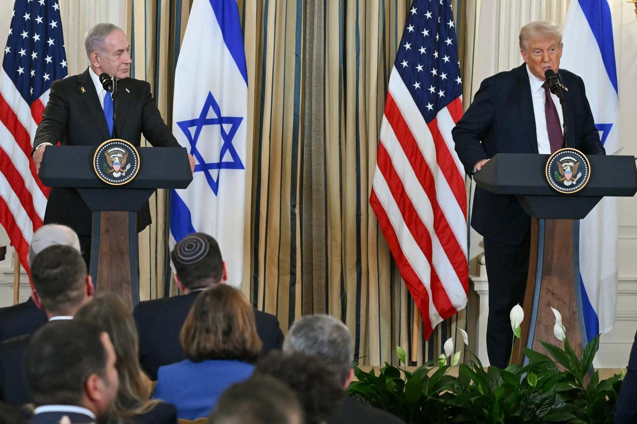 US President Donald Trump and Israeli Prime Minister Benjamin Netanyahu participate in a press conference in Washington, DC, September 29, 2025. (AFP Photo)