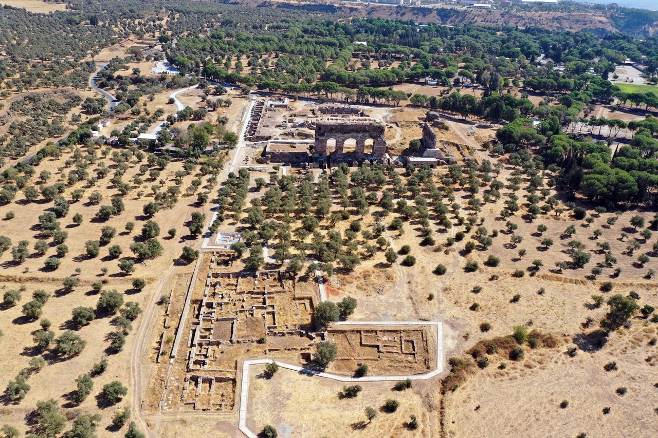A general view shows the excavation areas and the monumental remains of Tralleis, Aydin, Türkiye, Sept. 28, 2025. (AA Photo)