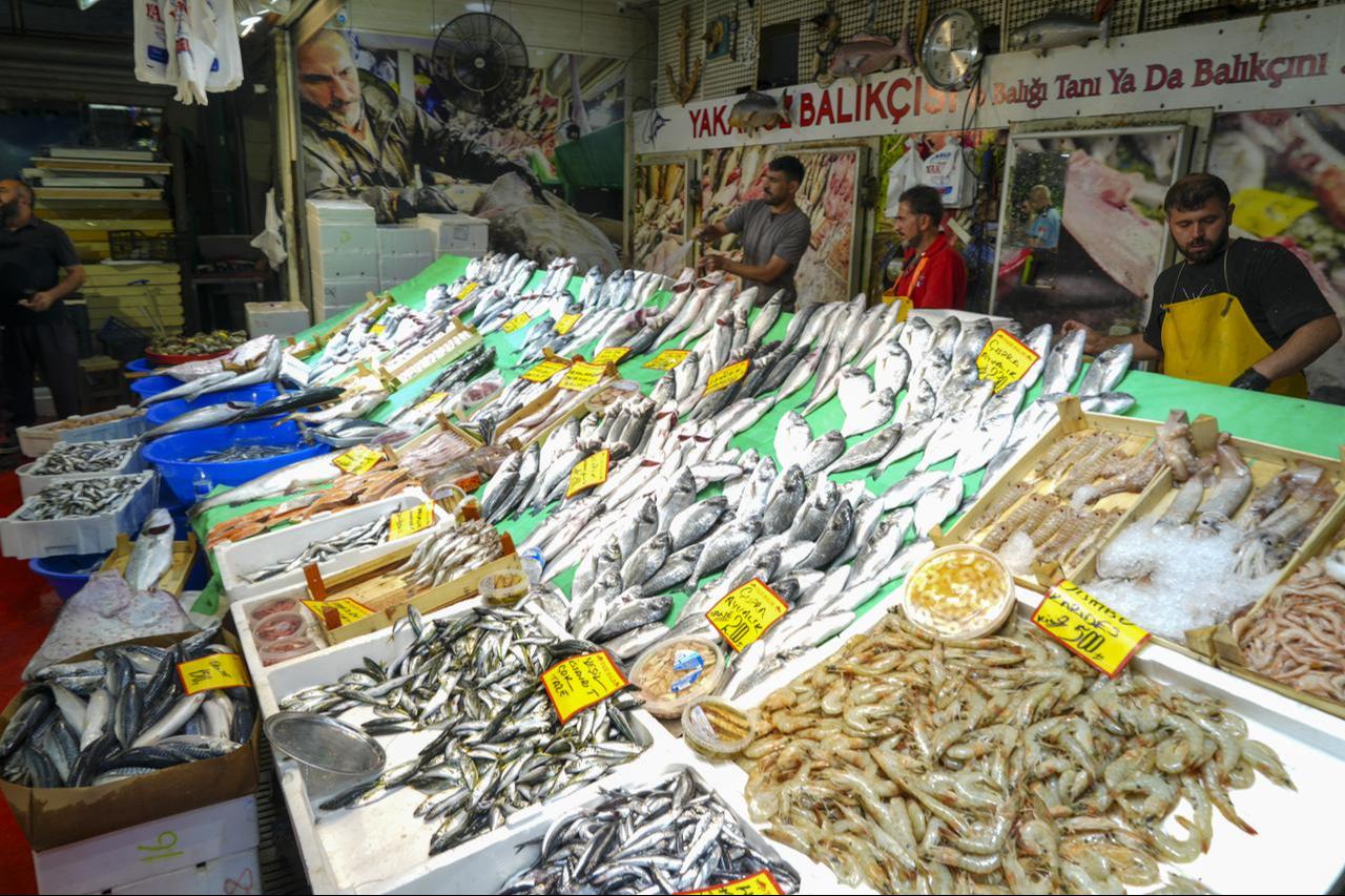 Fishermen selling their fresh catch at Karakoy Fish Market, September 2, 2025. (AA Photo)