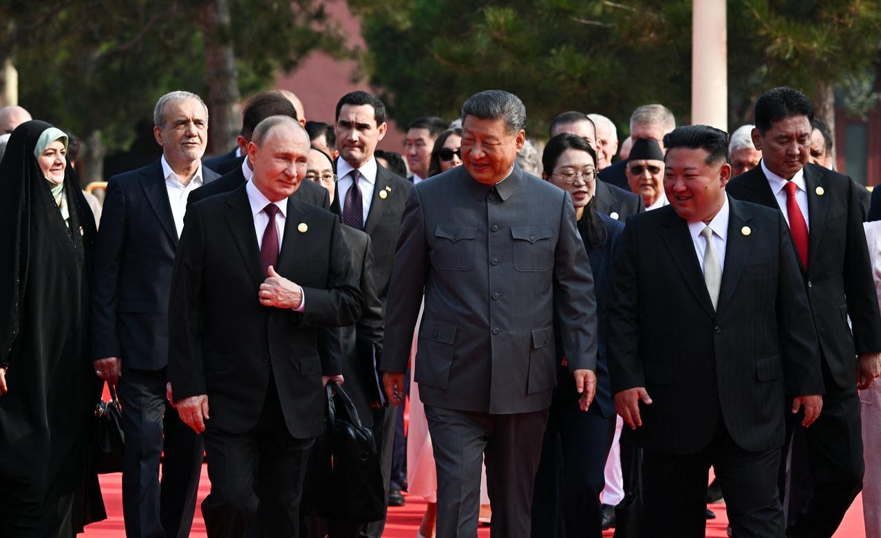 (L-R) Russia's President Vladimir Putin walks with China's President Xi Jinping and North Korea's leader Kim Jong Un before a military parade in Beijing’s Tiananmen Square, September 3, 2025. (AFP Photo)