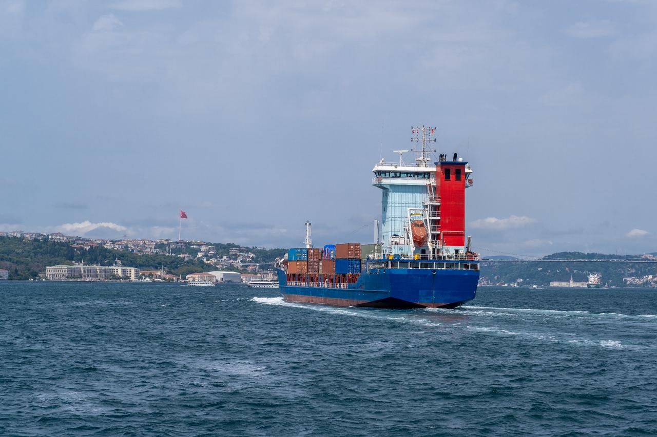 Photo shows a container ship sailing through the Bosphorus Strait in Istanbul Türkiye, accessed on Sept. 30, 2025. (Adobe Stock Photo)