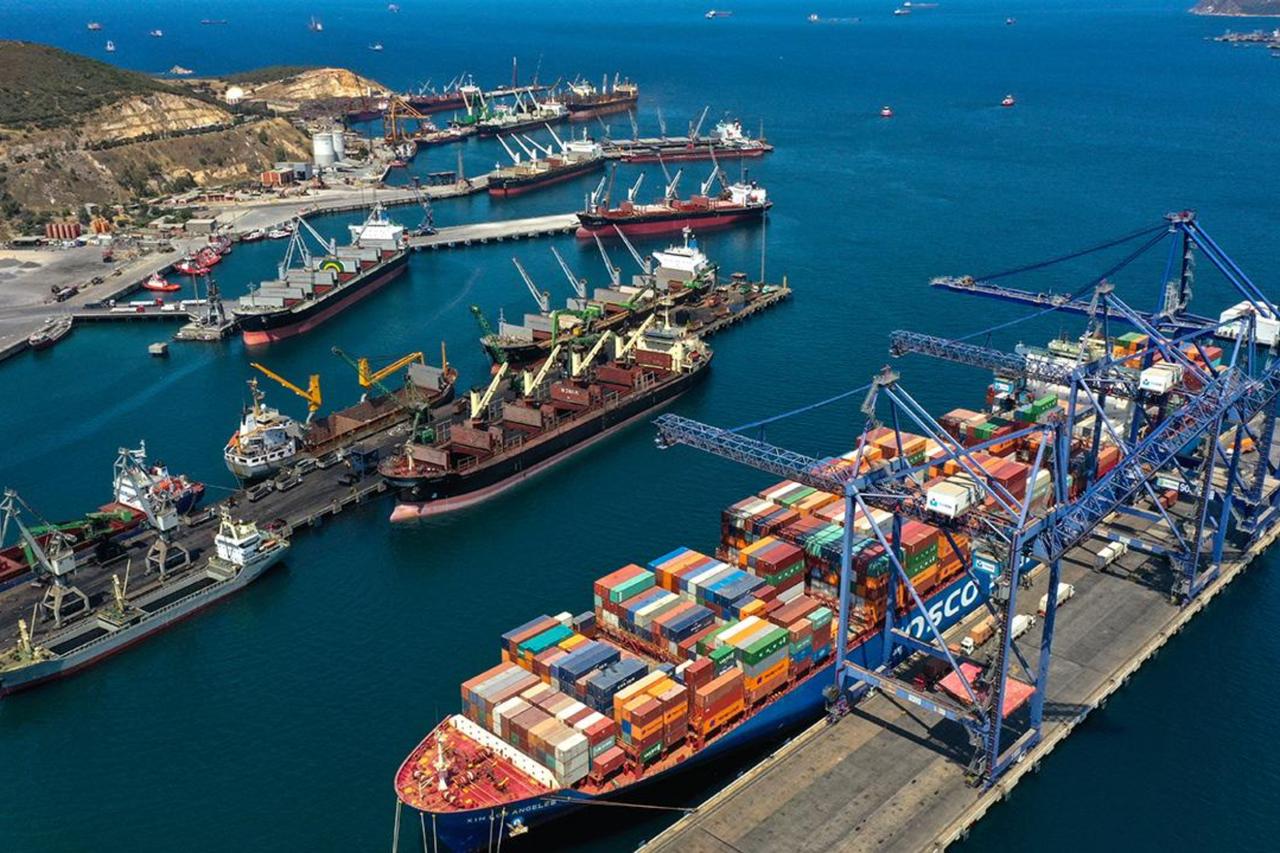 File photo shows a port with container ships in Türkiye. (AA Photo)