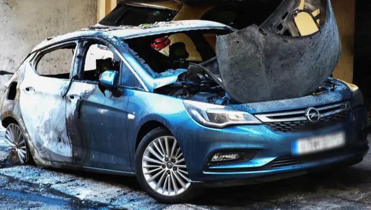 Burned vehicle after the January 2024 bomb attack targeting a police officer, linked to the Cretan mafia case, Crete, Greece, January 24, 2025. (Photo via Kathimerini)