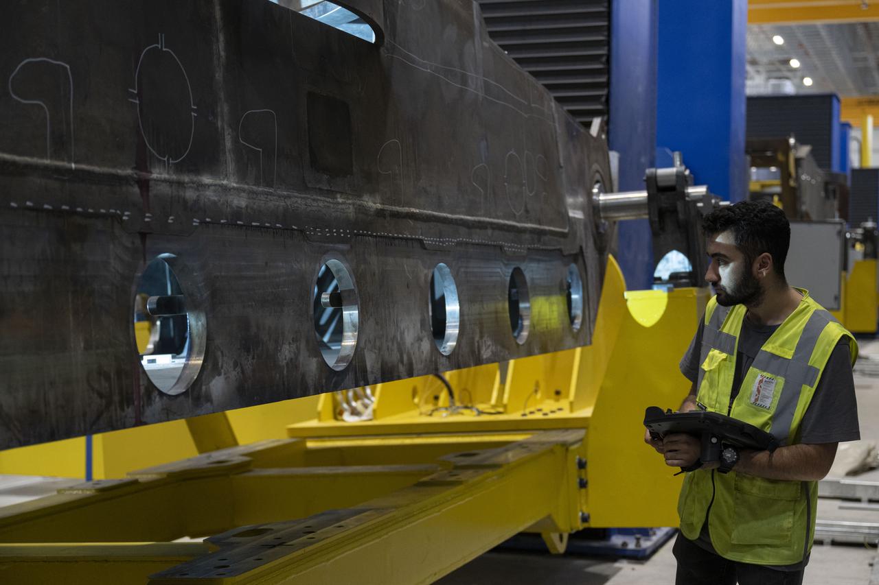 An engineer at BMC's production base for Altay main battle tank (MBT) in Ankara, Türkiye, September 5, 2025. (AA Photo)