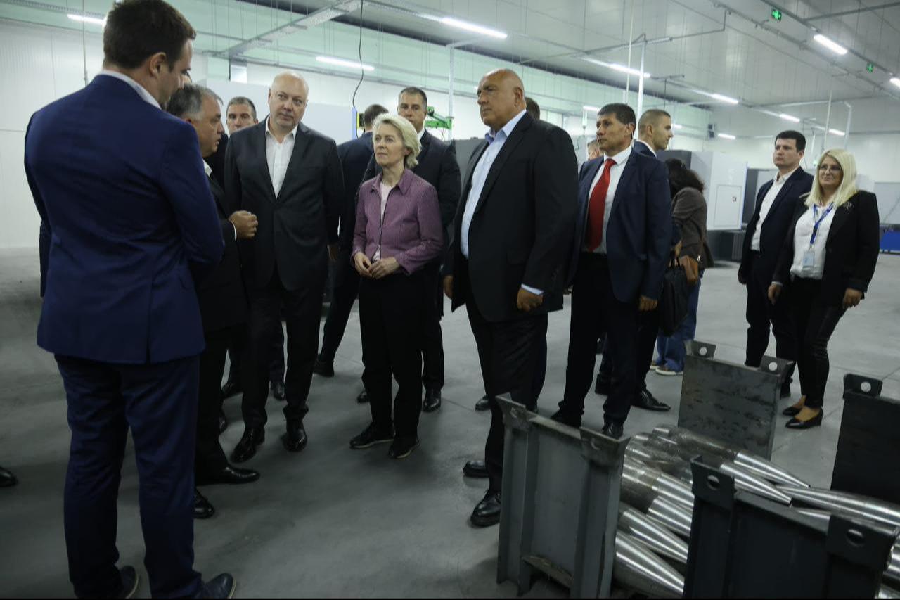 European Commission President Ursula von der Leyen (center) tours VMZ, Bulgaria’s largest arms factory in Sopot, on August 31, 2025, alongside Bulgarian Prime Minister Rosen Jelyazkov (2nd). (Photo via BULGARIAN PRIME MINISTRY / HANDOUT)
