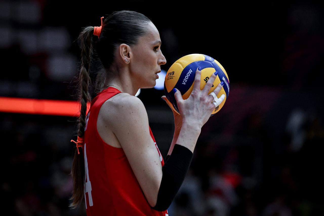 : Eda Erdem Dundar (14) of Türkiye in action during the FIVB Women’s Volleyball World Championship semi-final match between Turkiye and Japan at Huamark Indoor Stadium in Bangkok, Thailand, on Sep. 06, 2025.  (AA Photo)