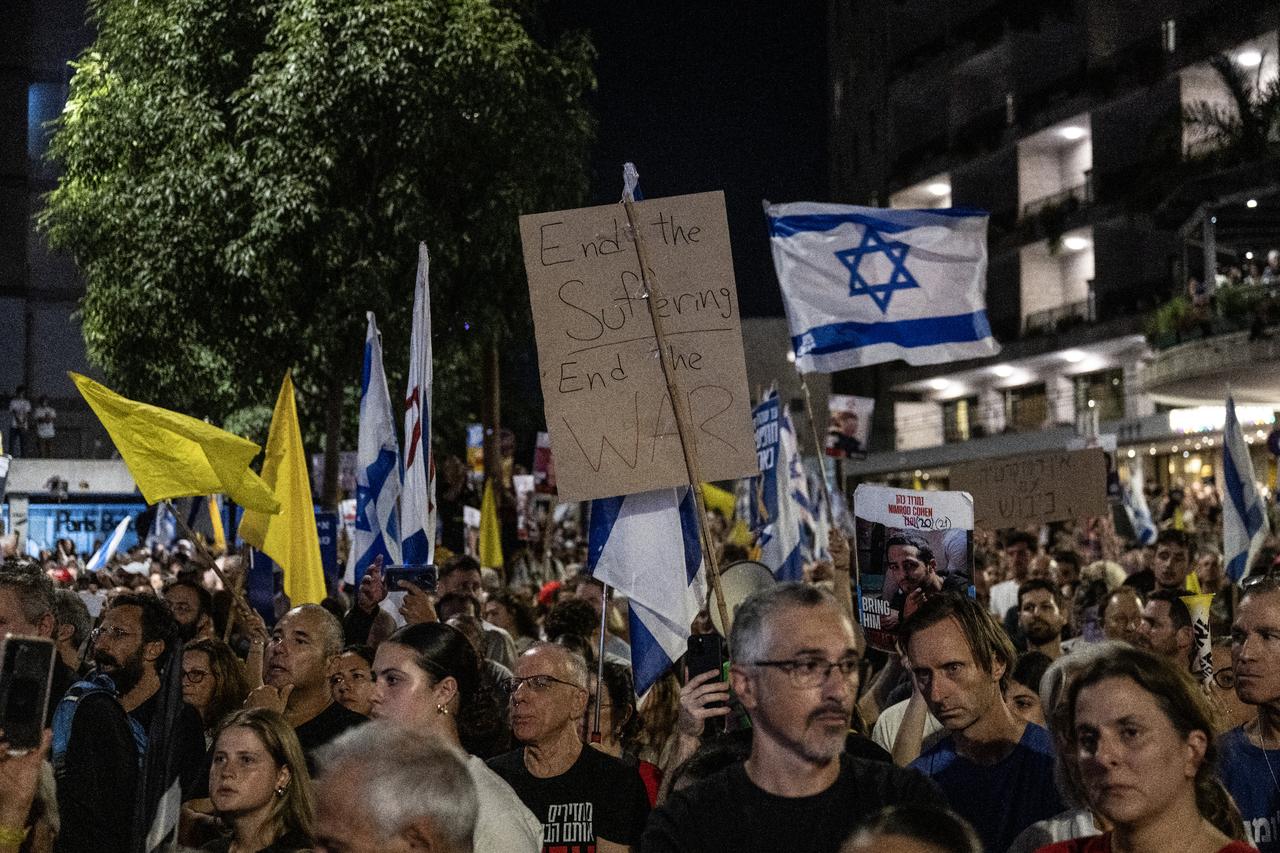 People gather at the Paris Square at the entrance to West Jerusalem to march, demanding the release of hostages in Gaza and an end to the war, in Jerusalem September 6, 2025. (AA Photo)
