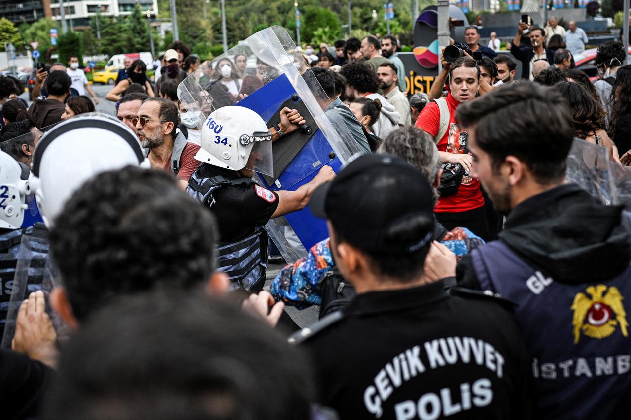 Protesters clash with Turkish anti-riot police during a demonstration near the Istanbul Province headquarters of main opposition party CHP, September 8, 2025, in Istanbul. (AFP Photo)