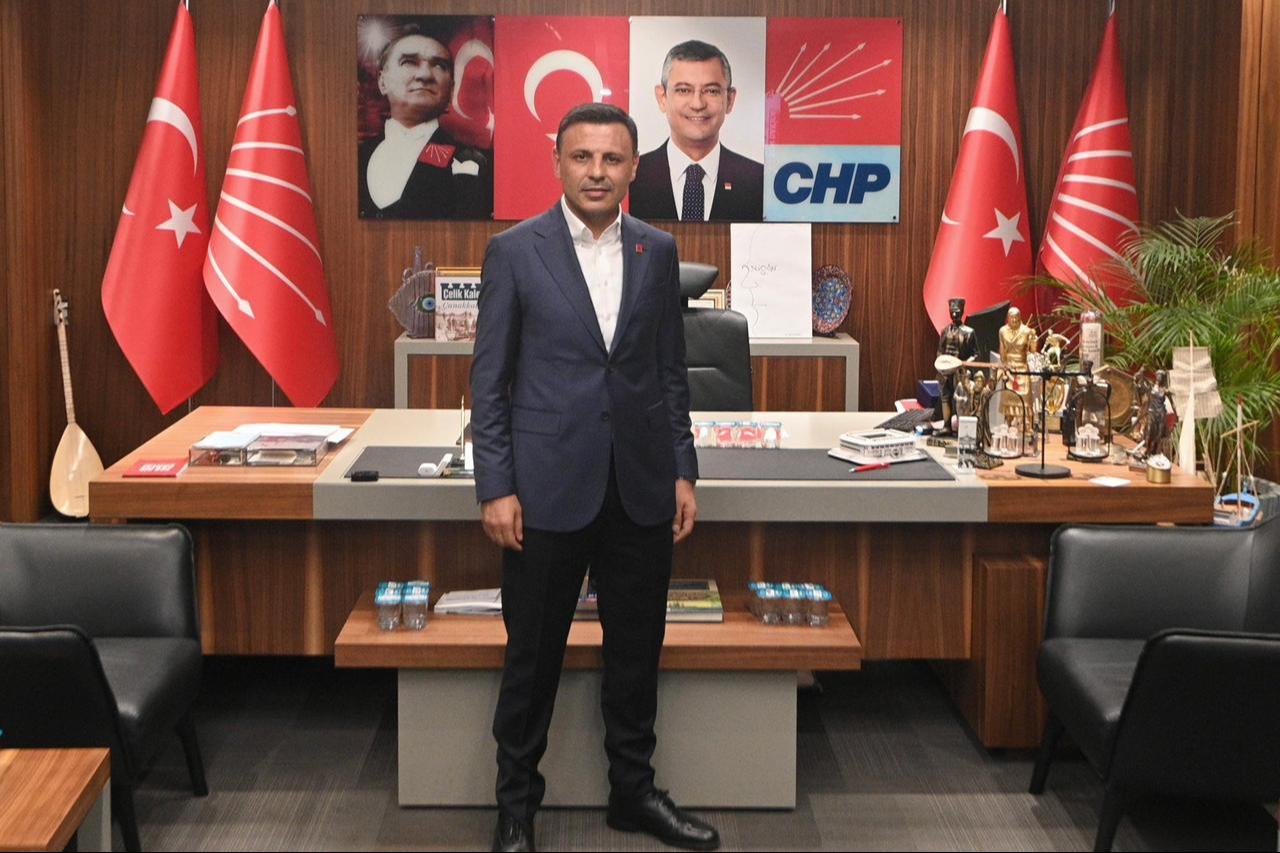 Removed CHP Istanbul Chairman Ozgur Celik at the party's Istanbul headquarters, Sept. 7, 2025. (Photo via X/@ozgurcelikchp)
