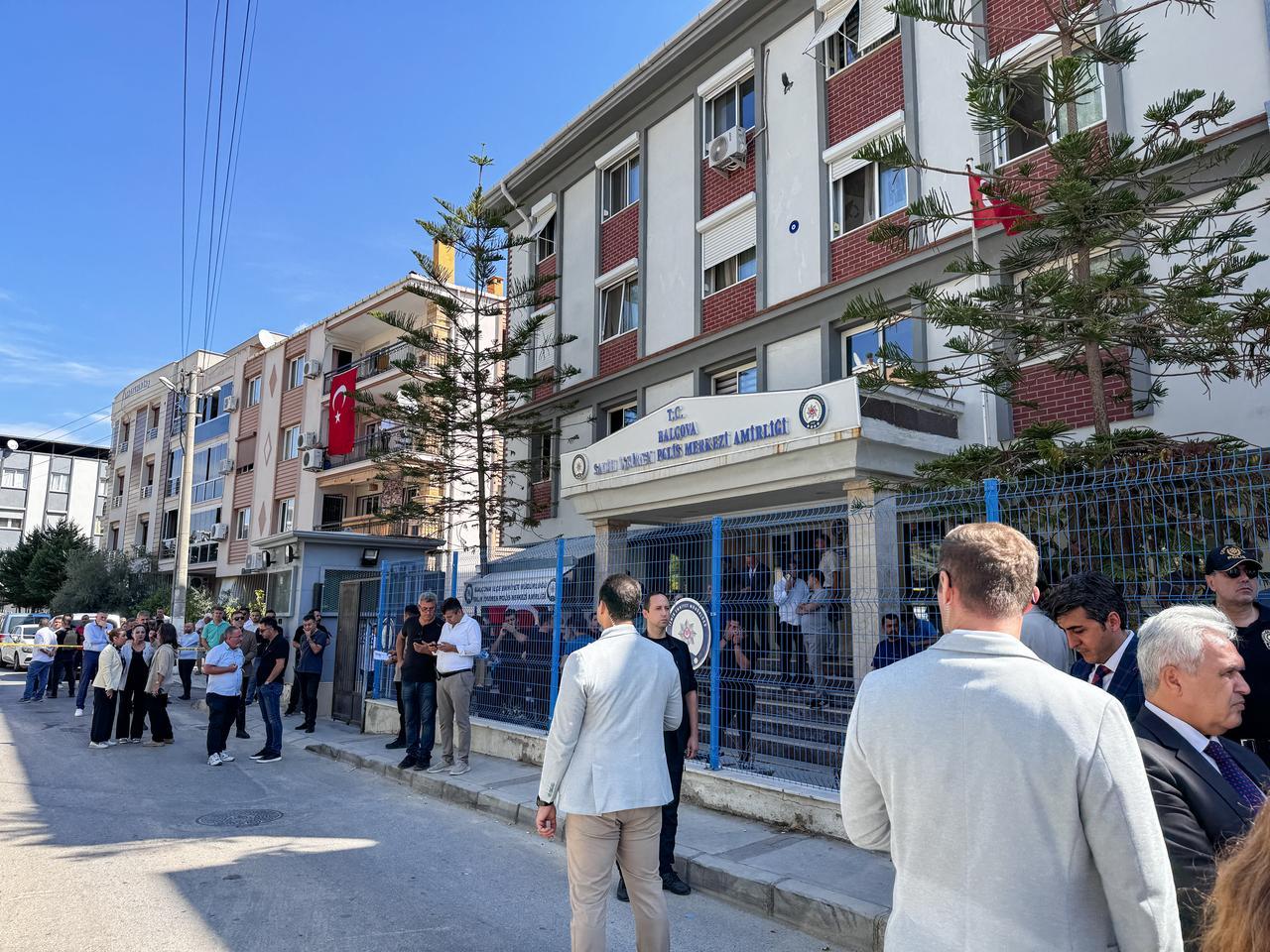 Scenes from the shotgun attack by a 16-year-old at Salih Isgoren Police Station in Izmir's Balcova district, 8 Sept. 2025. (AA Photo)