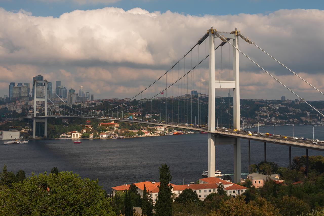 The 15 July Martyrs Bridge spans the Bosporus Strait in Istanbul, Türkiye. (Adobe Stock Photo)