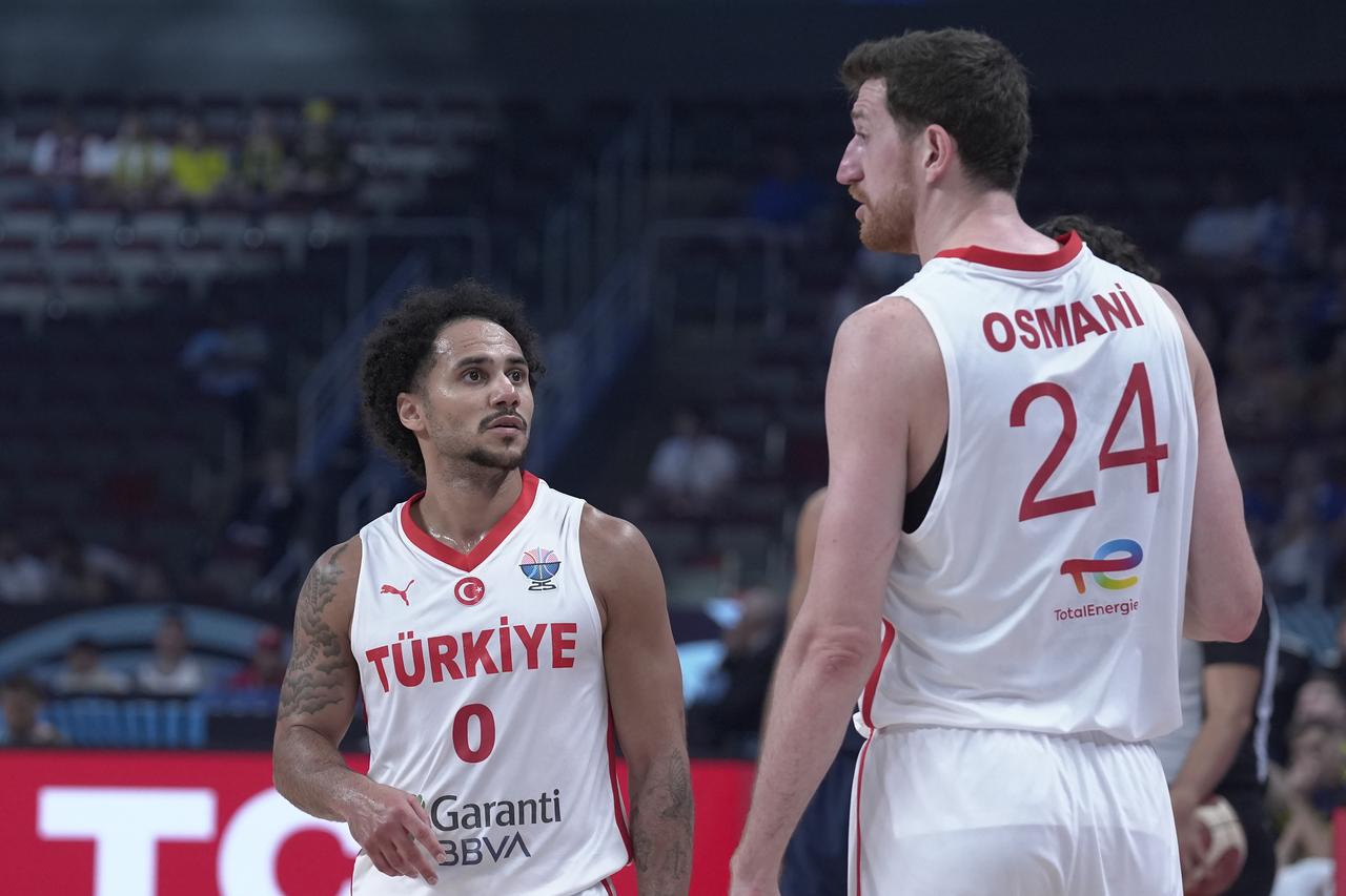 Shane Larkin (0) of Turkiye gestures during the FIBA EuroBasket 2025 round of 16 match between Turkiye and Sweden at the Olympic Sports Center, Riga, Latvia, September 06, 2025. (AA Photo)