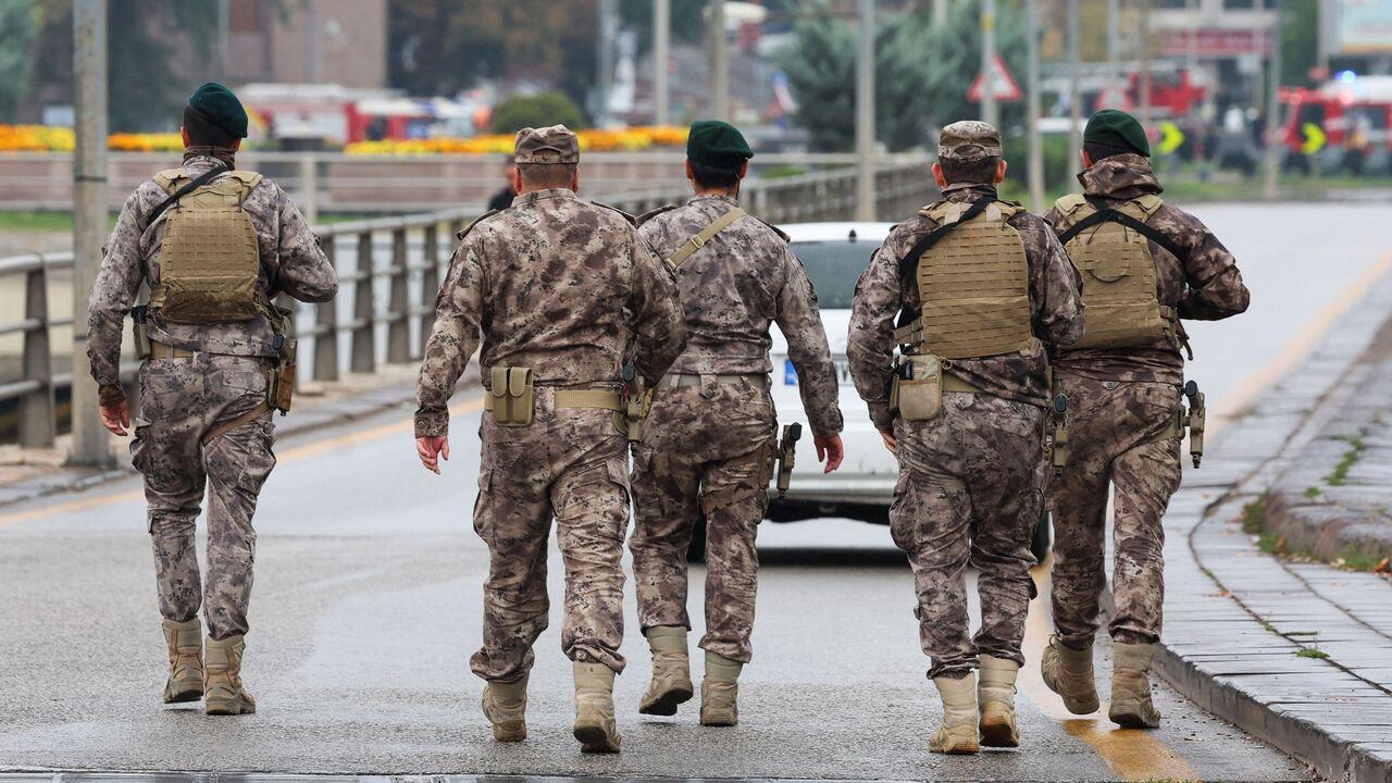 Members of Turkish Police Special Forces secure the area near the Interior Ministry following a bomb attack in Ankara, October 1, 2023. (AFP Photo)