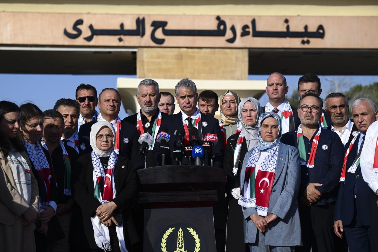 'Even if world stays silent, we won’t,' Turkish parliamentary delegation at Rafah crossing Image