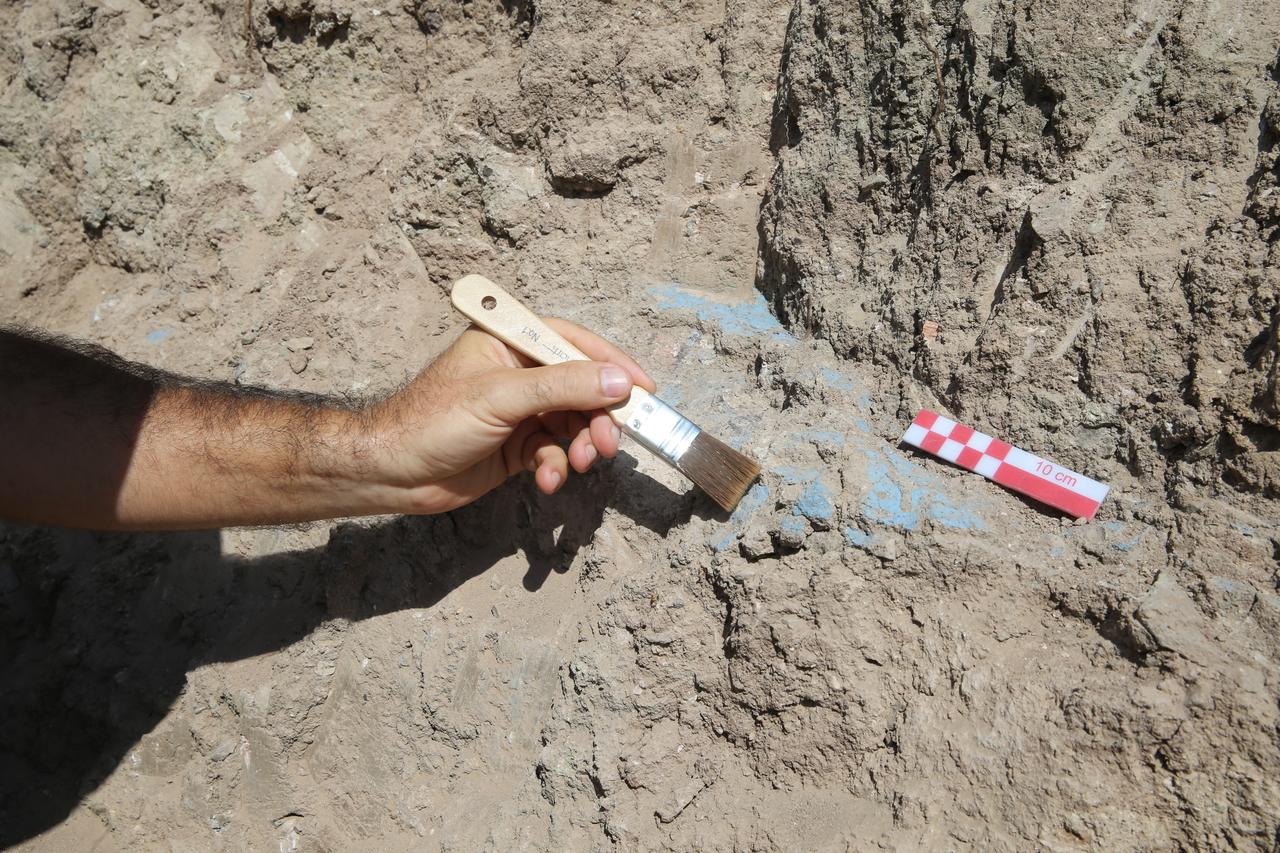 A view of archaeological excavations at a fortress ruin on the slopes of Mount Erek in Van’s Ipekyolu district, Türkiye, Sept. 7, 2025. (AA Photo)