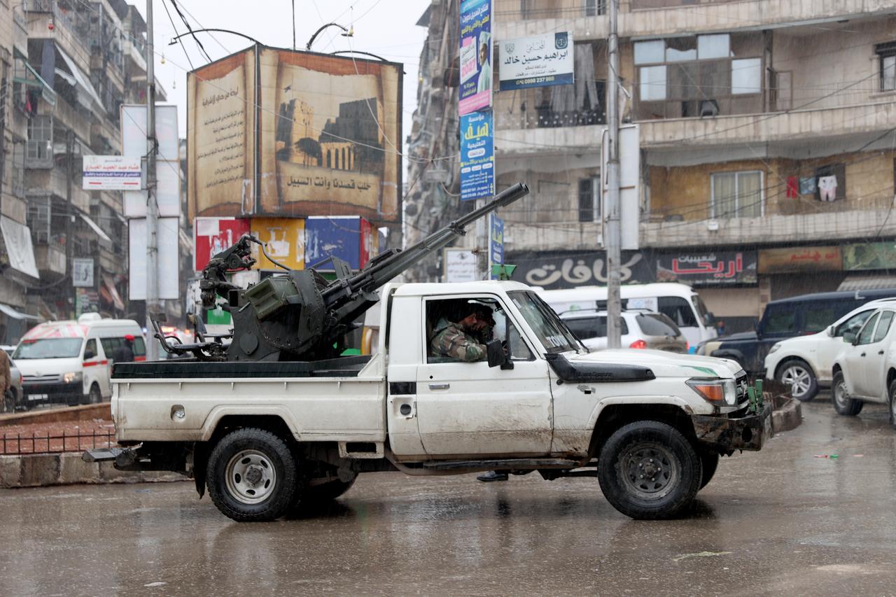 Security measures are taken by Syrian army units on the streets and roads of the Ashrafieh neighborhood in central Aleppo, in Aleppo, Syria on January 9, 2026. (AA Photo)