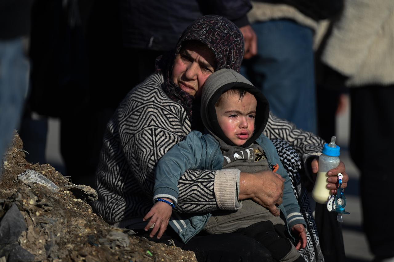 Syrian Army evacuates Syrian civilians, who have been used as human shields by the terrorist organization YPG, operating under the name SDF at the Sheikh Maqsood neighborhood in Aleppo, Syria on Jan. 10, 2026.  (AA Photo)