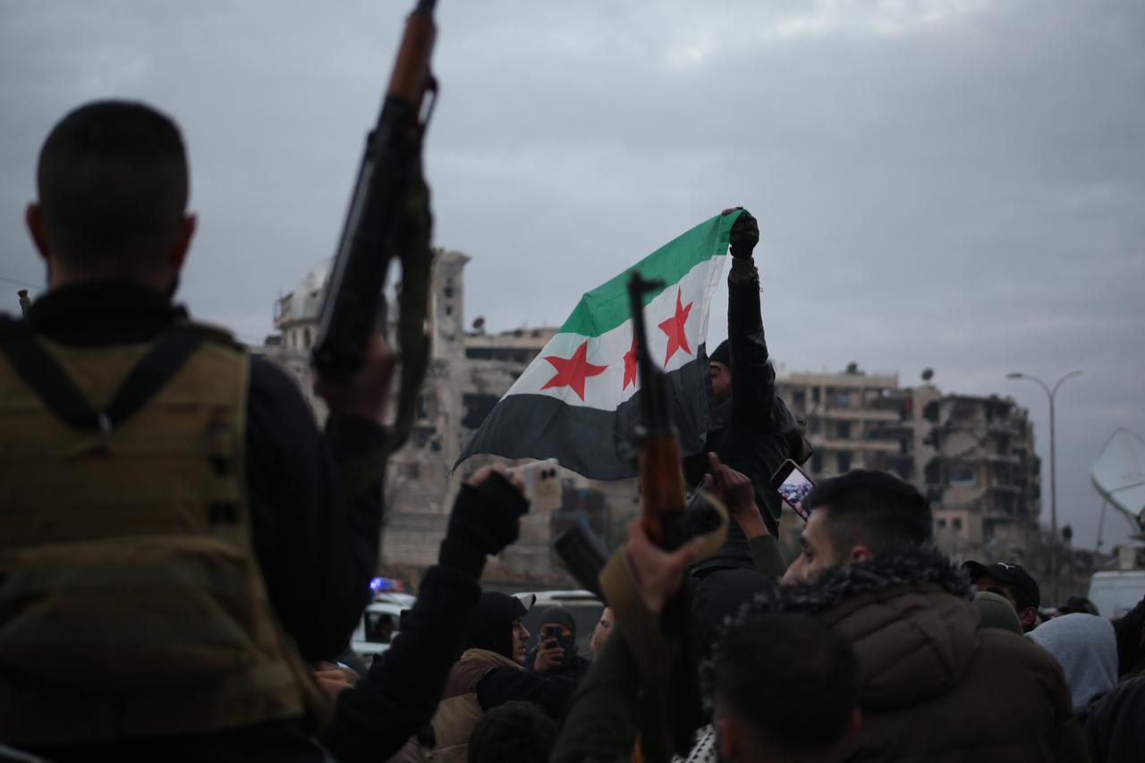 After Aleppo, SDF faces choice as operation looms east of Euphrates: Turkish columnist