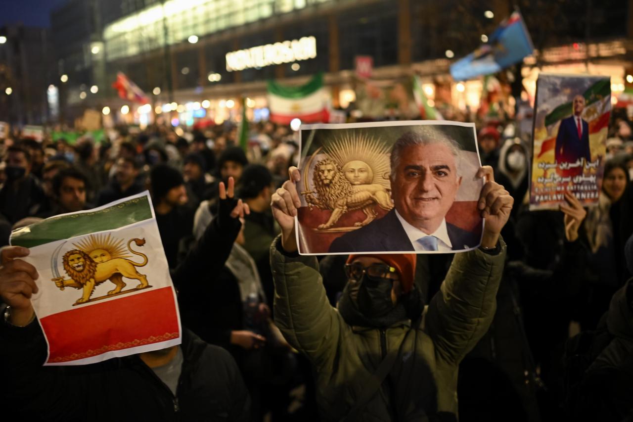 Trump explores ways to weaken Iran’s leadership amid protests: Report