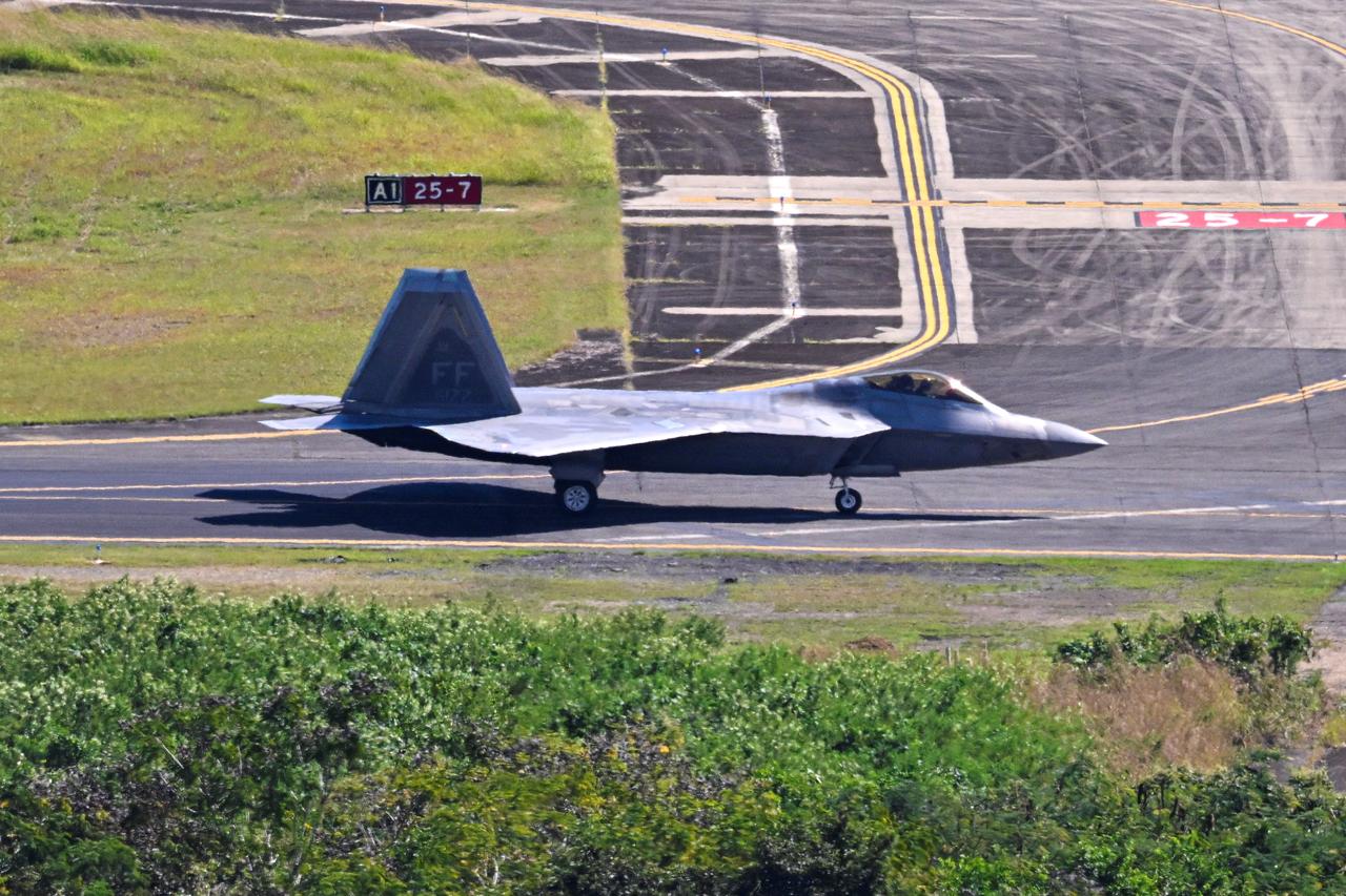 A US Air Force F22-Raptor taxis at José Aponte de la Torre Airport, formerly Roosevelt Roads Naval Station, in Ceiba, Puerto Rico, on January 4, 2026. (AFP Photo)