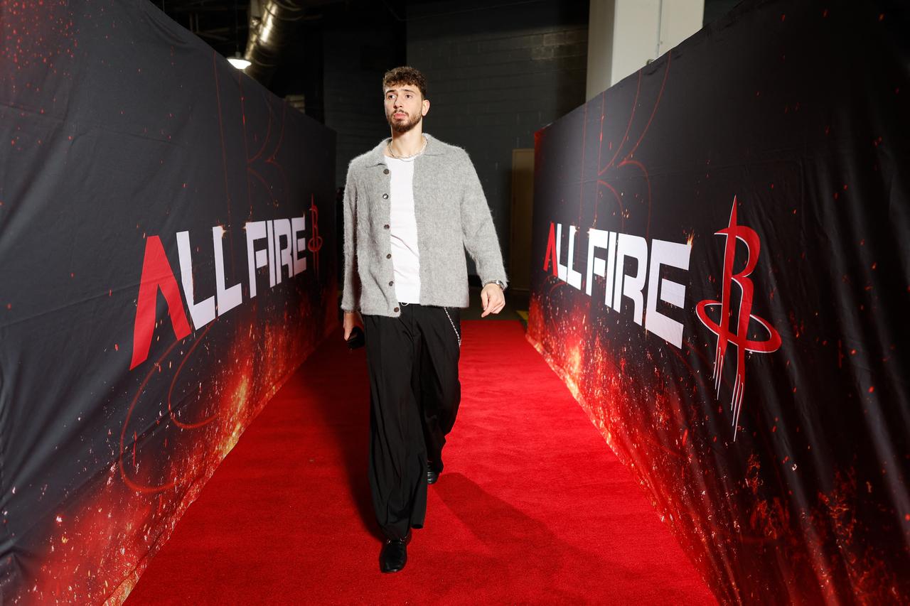 Alperen Sengun #28 of the Houston Rockets arrives to the arena before the game against the Chicago Bulls, Jan. 13, 2026 at the Toyota Center in Houston, Texas. (Photo by Logan Riely/NBAE/Getty Images/Getty Images via AFP)