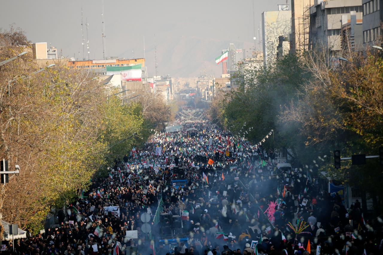 People gather at Enghelab Square after a government call to rally against recent protests across the country, chanting anti-U.S. and anti-Israel slogans, in Tehran, Iran, on January 12, 2026. (AA Photo)