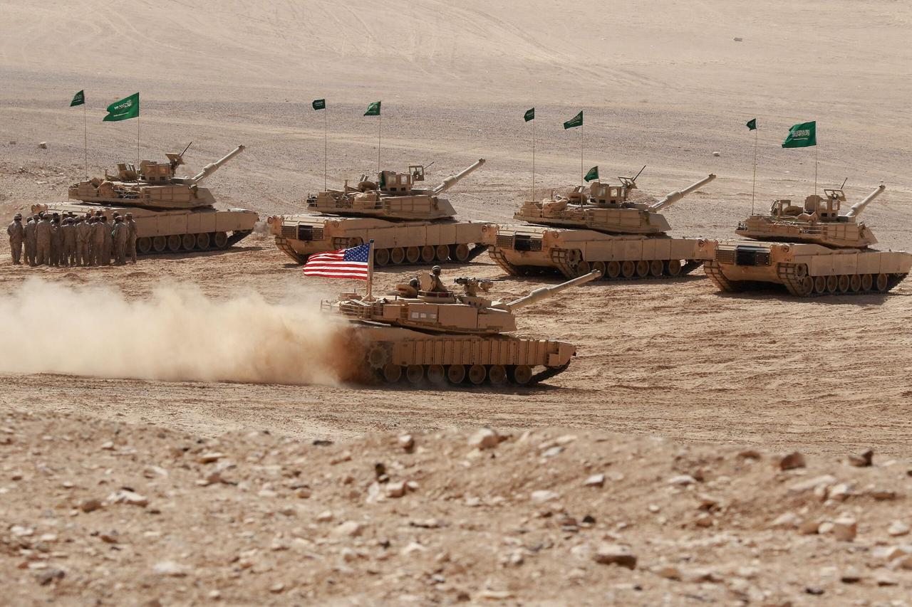 US and Saudi tanks take part in the "Eager Lion" multinational military manuever, in the Al-Zarqa governorate, some 85km northeast of the Jordanian capital Amman, Sept. 14, 2022. (AFP Photo)