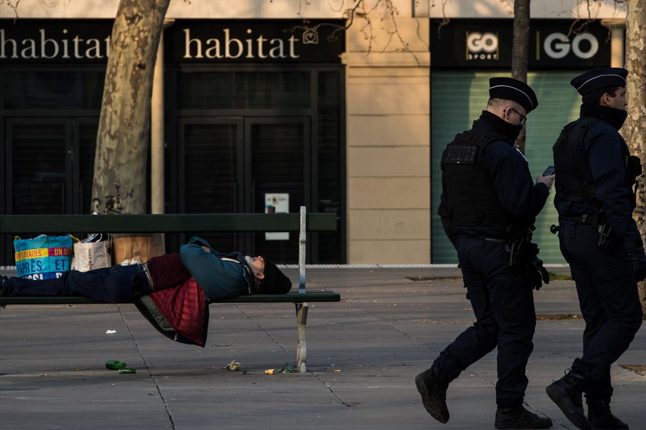 Decent work stalls as 300 million workers remain in poverty, ILO report shows