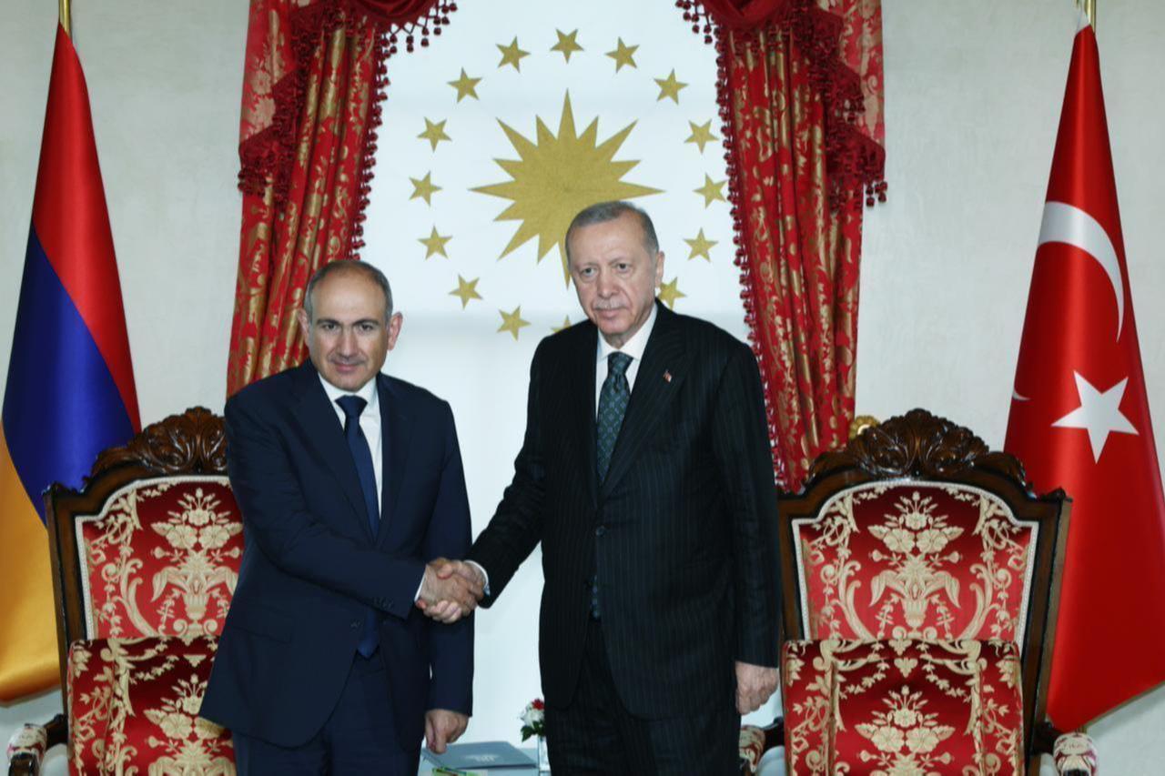 President Recep Tayyip Erdogan (R) receives Armanian Prime Minister Nikol Pashinyan at Dolmabahce Presidential Office in Istanbul, Türkiye on June 20, 2025. (Photo via Turkish Presidency)