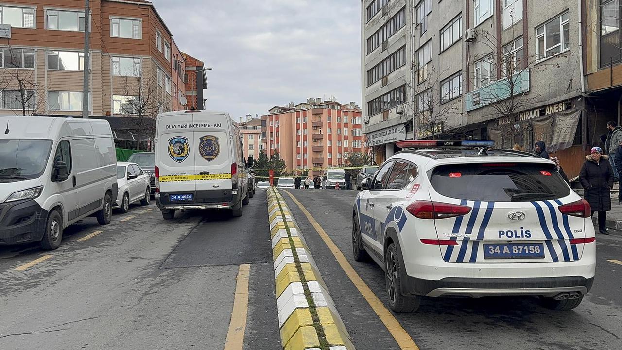 Police and medical teams were dispatched to the scene after an incident in the Hamidiye Neighborhood of Kagithane, Istanbul, Türkiye. (AA Photo)