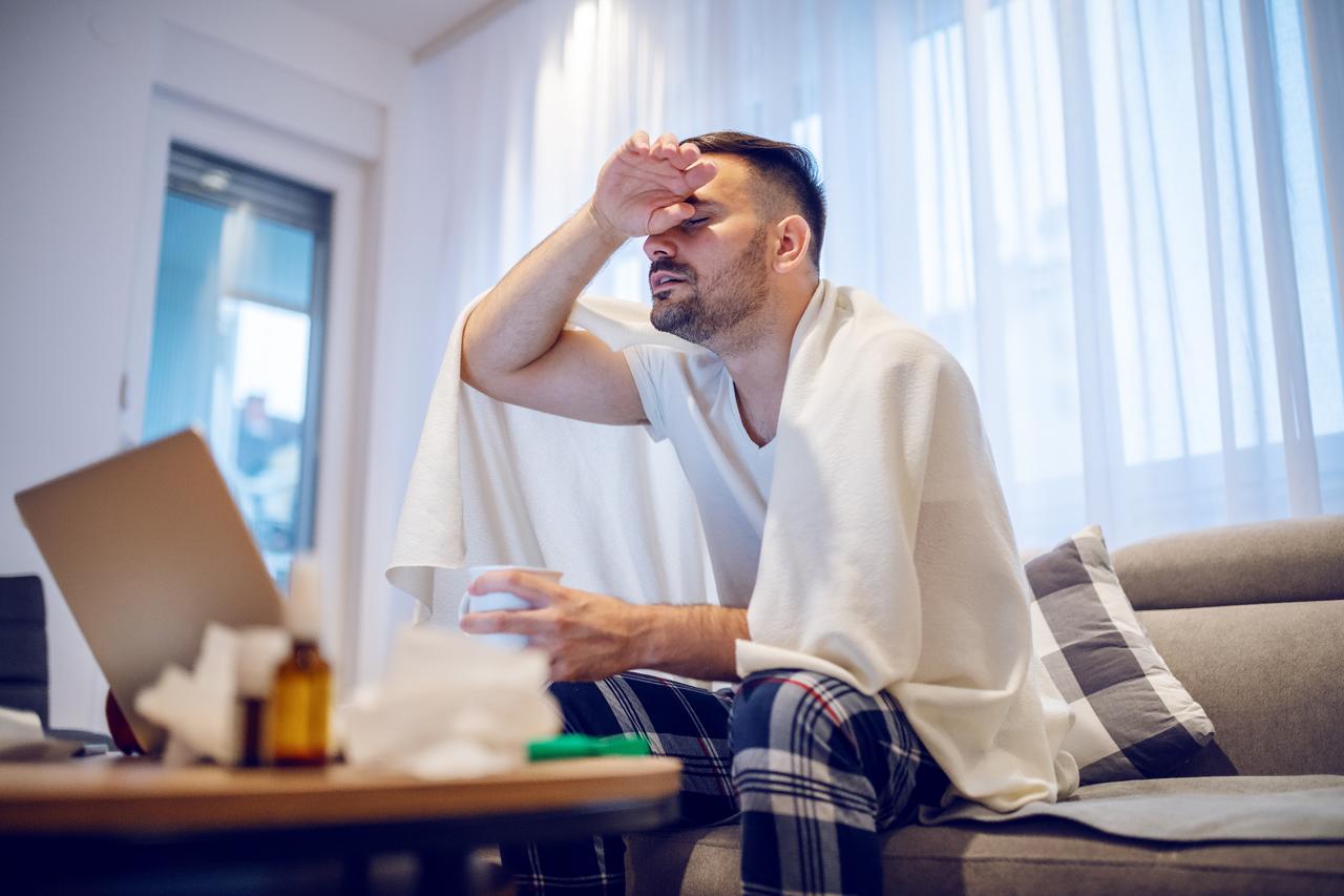 Shifting temperatures drive rise in respiratory infections, specialist warns