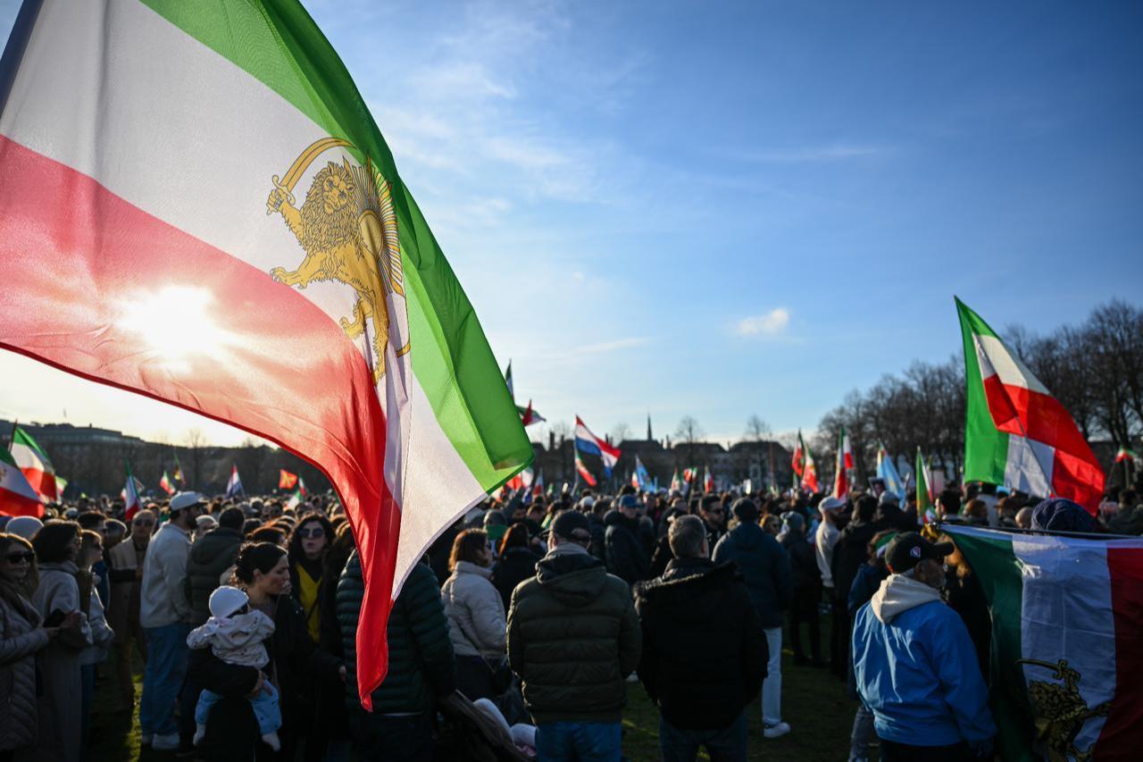 Protesters gather at the Malieveld area to demonstrate in support of the Iranian people in The Hague, Netherlands, Jan. 17, 2026. (AA Photo)
