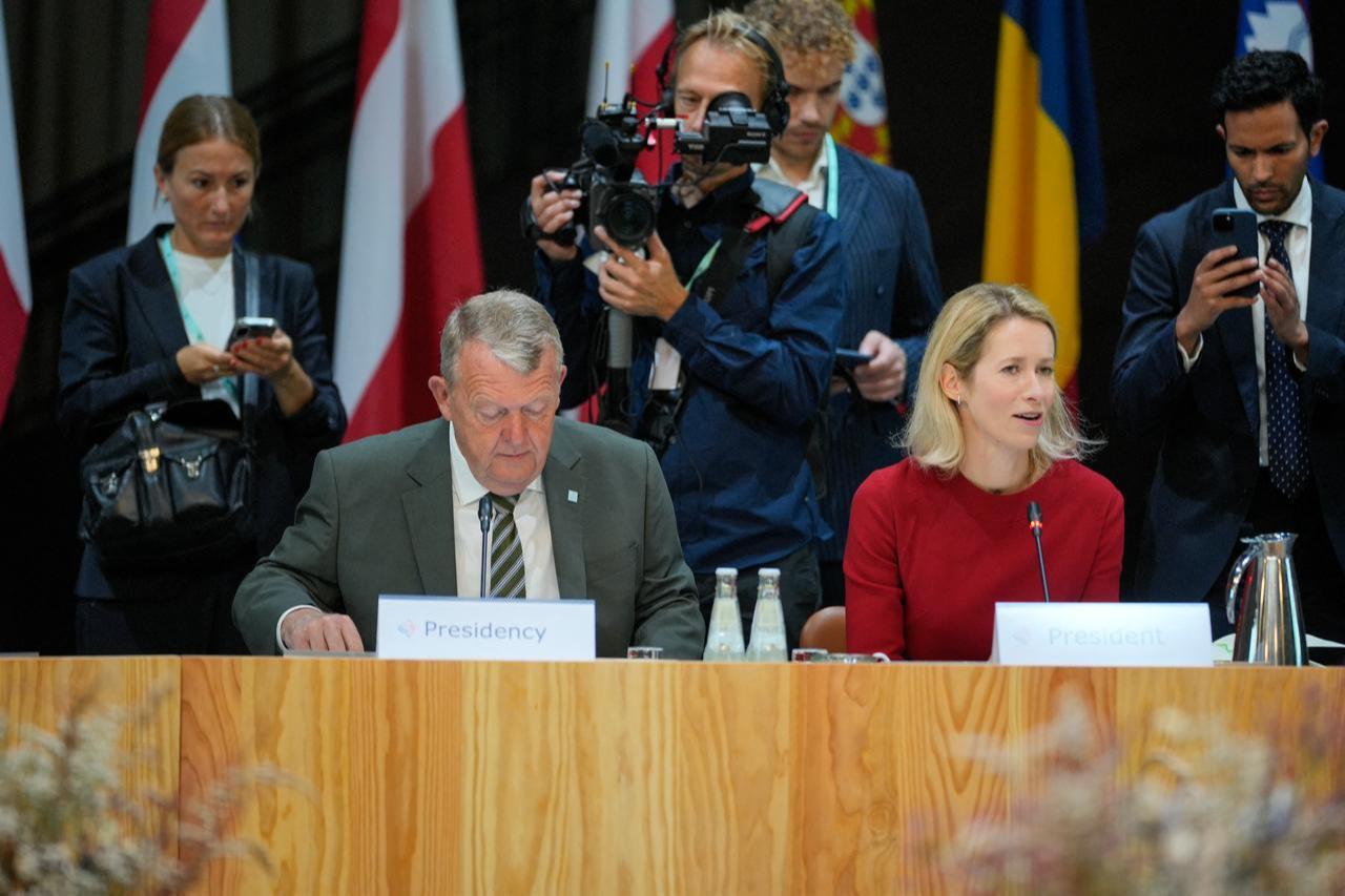 Denmarks Foreign Minister Lars Loekke Rasmussen (L) and the European Unions High Representative of Foreign Affairs and Security Policy and Vice-President of the European Commission, Kaja Kallas (R) attend an informal EU Foreign Ministers meeting at Forum Copenhagen, in Copenhagen on Aug. 30, 2025. (AFP Photo)