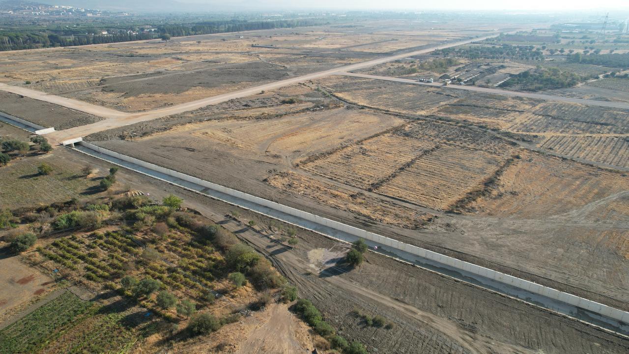 Aerial view shows the designated construction site for BYD’s planned electric vehicle factory in Manisa, Türkiye, October 1, 2025. (IHA Photo)