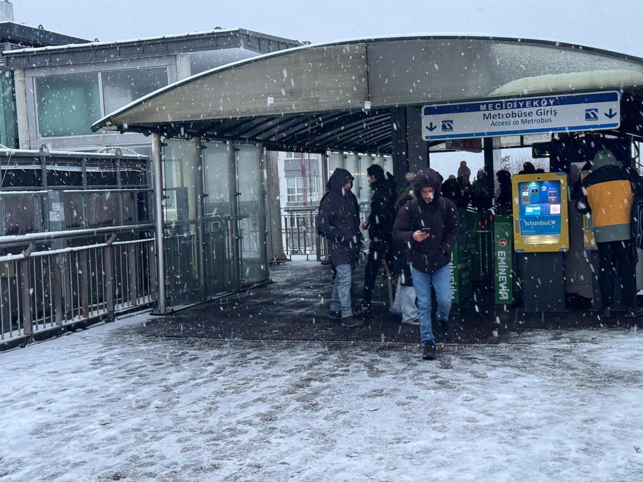 Commuters heading to work caused overcrowding at tram, metro, bus and Metrobus stops. Istanbul, Türkiye, January 19, 2025. (AA Photo)
