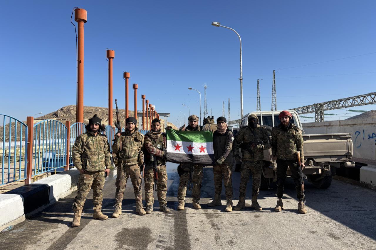 Syrian army forces take control of the Tishrin Dam, from the SDF at the southwest of Manbij, Syria on January 19, 2026. (AA Photo)