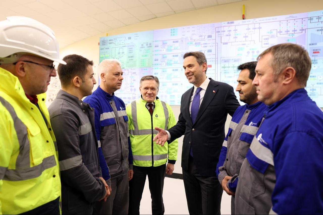 Energy Minister Alparslan Bayraktar speaks with engineers and technical staff inside the control room of the Akkuyu Nuclear Power Plant in Mersin, Türkiye, January 19, 2026. (AA Photo)