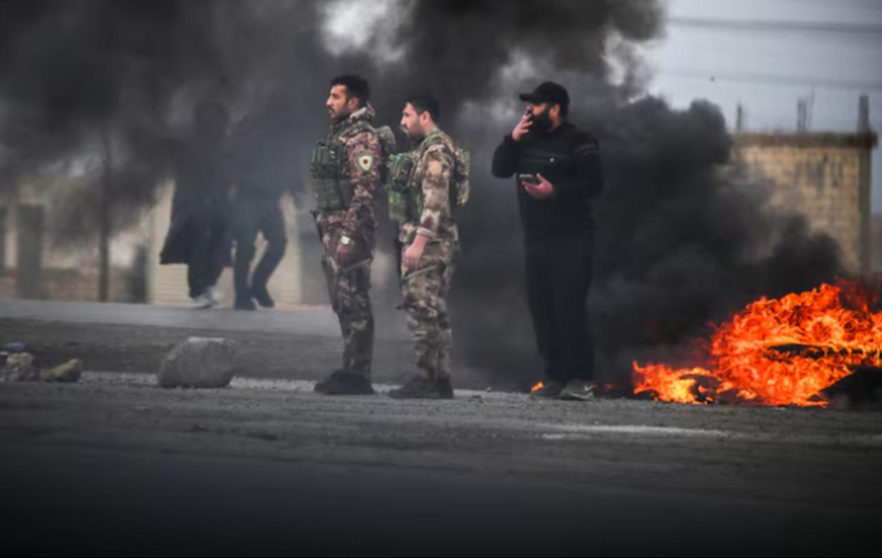 Kurdish forces advance into Tabqa city limits in northern Syria's Raqqa province. ( AFP Photo )
